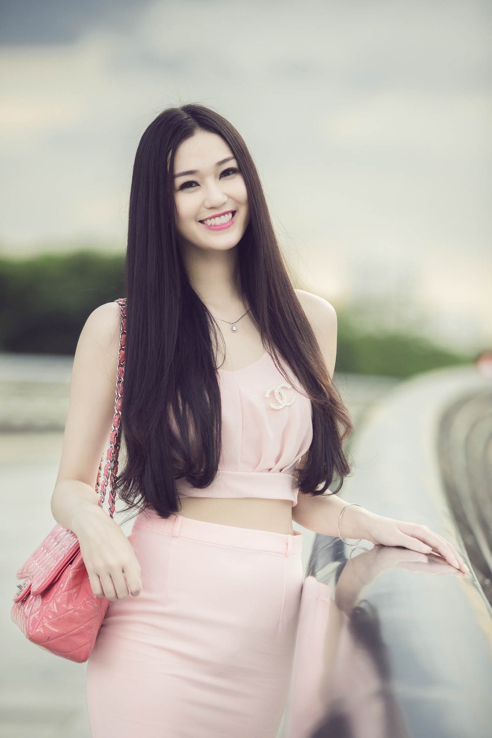 Người đẹp “điều tiếng” nối gót Nam Em tố Trường Giang lăng nhăng là ai? - 10 Sở hữu một gương mặt sáng và ngoại hình nóng bỏng, ngoài nghề người mẫu, Khánh My còn thử sức ở lĩnh vực điện ảnh với các vai diễn trong phim: Cuối đường băng, Váy hồng tầng 24, Mỹ nhân Sài thành...