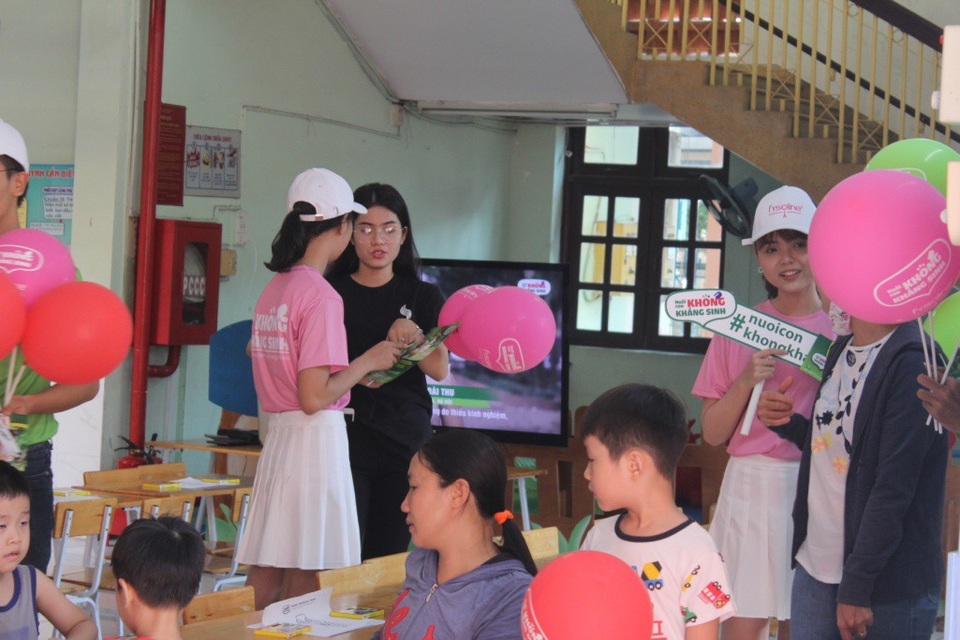 Nhân rộng chương trình “Hạn chế kháng sinh trong điều trị hô hấp cho trẻ” - 1 Nhân rộng chương trình “Hạn chế kháng sinh trong điều trị hô hấp cho trẻ” - 1