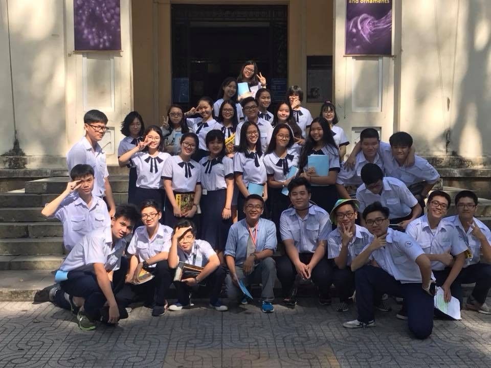 Thầy giáo “đánh thức” môn Sử - 3 Thầy Nguyễn Viết Đăng Du cùng học sinh trong chuyến đi thực tế