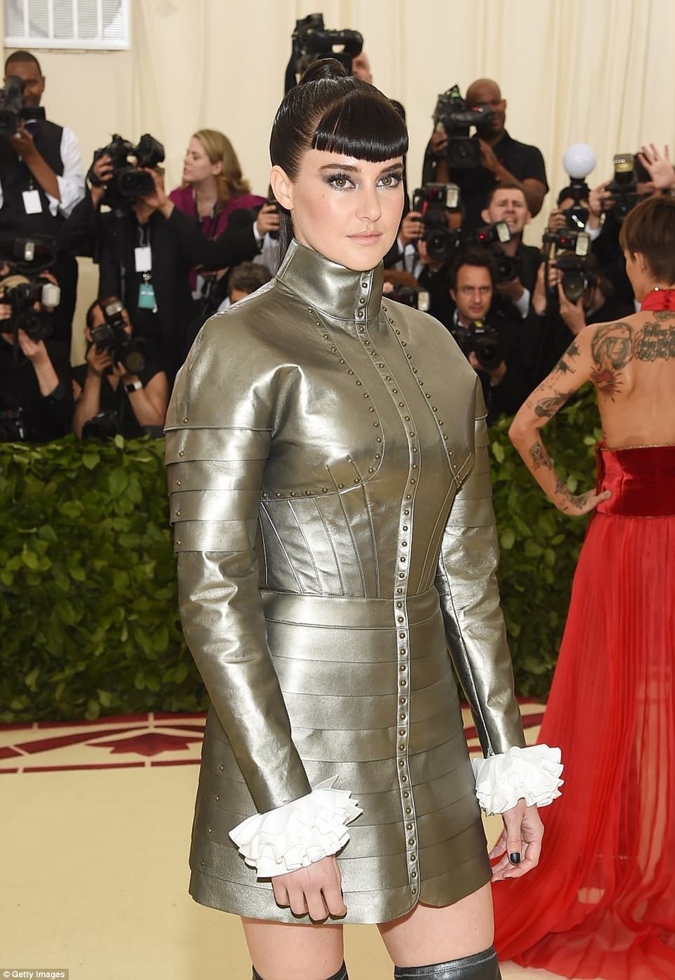 Những bộ cánh thảm họa tại MET gala 2018 - 2
Shailene Woodley trong bộ váy của Ralph Lauren