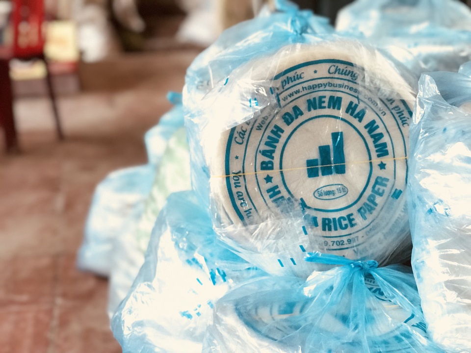 Lấy tiền cưới vợ xây xưởng, 8x trẻ quyết đưa bánh đa nem xuất khẩu - 7 Lấy tiền cưới vợ xây xưởng, 8x trẻ quyết đưa bánh đa nem xuất khẩu - 7