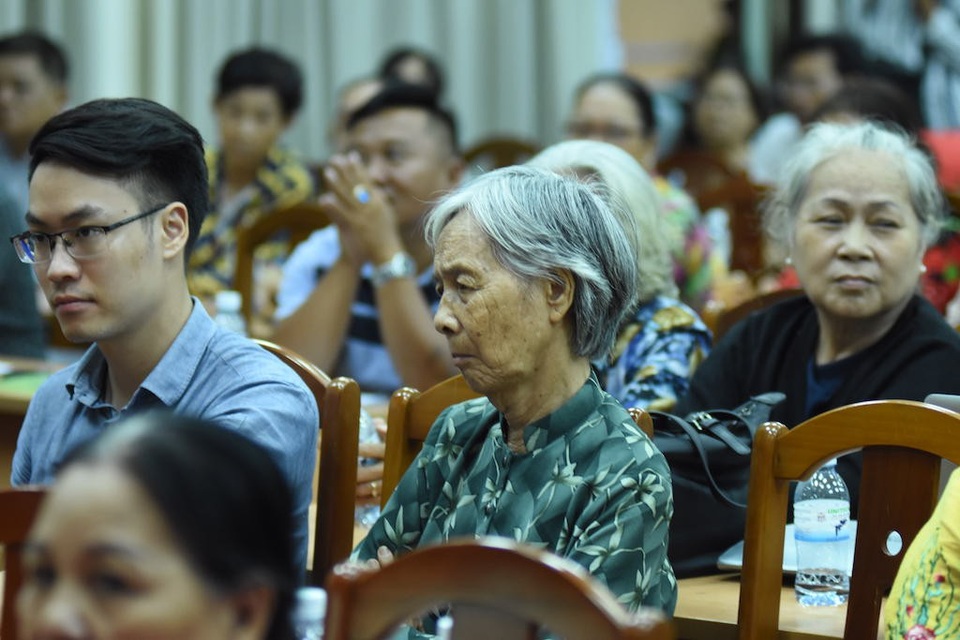 6 giờ đồng hồ giãi bày nỗi bức xúc dồn nén suốt mười mấy năm trời - 4 Cử tri cao Trần Thị Mỹ đã 77 tuổi nhưng vẫn theo đuổi vụ khiếu nại gần 20 năm qua
