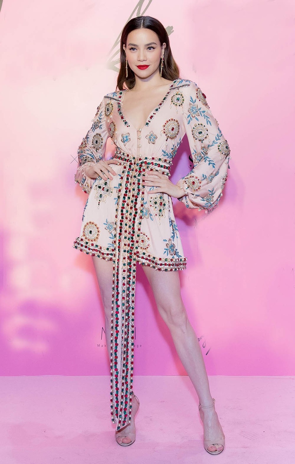 Hà Hồ tự tin với những thành công trong bất kỳ lĩnh vực nào cô tham gia, gần đây nhất khi cô lấn sân sang kinh doanh cũng tạo nên sự đột phá trong sự nghiệp của mình.