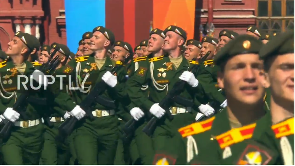 Nga trình diễn hàng trăm khí tài trong lễ duyệt binh mừng ngày Chiến thắng - 37 Nga trình diễn hàng trăm khí tài trong lễ duyệt binh mừng ngày Chiến thắng - 37