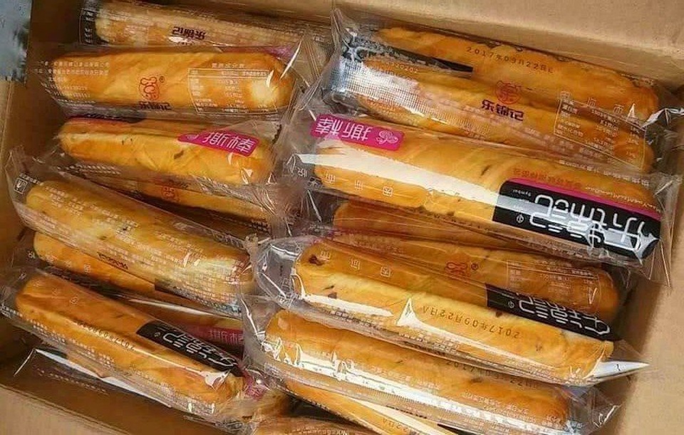Bánh mì que 3.000 đồng/chiếc: Hàng Trung Quốc 6 tháng không hỏng - 1
Bánh mì que ngàn lớp Trung Quốc có giá chỉ 3.000-4.000 đồng/chiếc