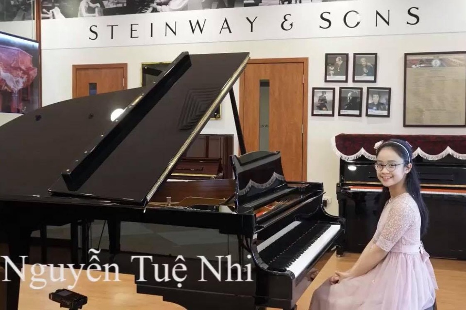 Nguyễn Tuệ Nhi - Cô bé dành tình yêu mãnh liệt với cây đàn Piano - 1 Nguyễn Tuệ Nhi - Cô bé dành tình yêu mãnh liệt với cây đàn Piano - 1