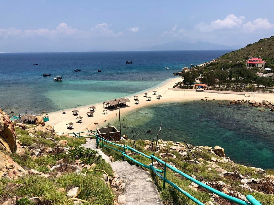 Ghé Nha Trang hè này khám phá "bãi tắm đôi" duy nhất ở Việt Nam - 1 Ghé Nha Trang hè này khám phá "bãi tắm đôi" duy nhất ở Việt Nam - 1