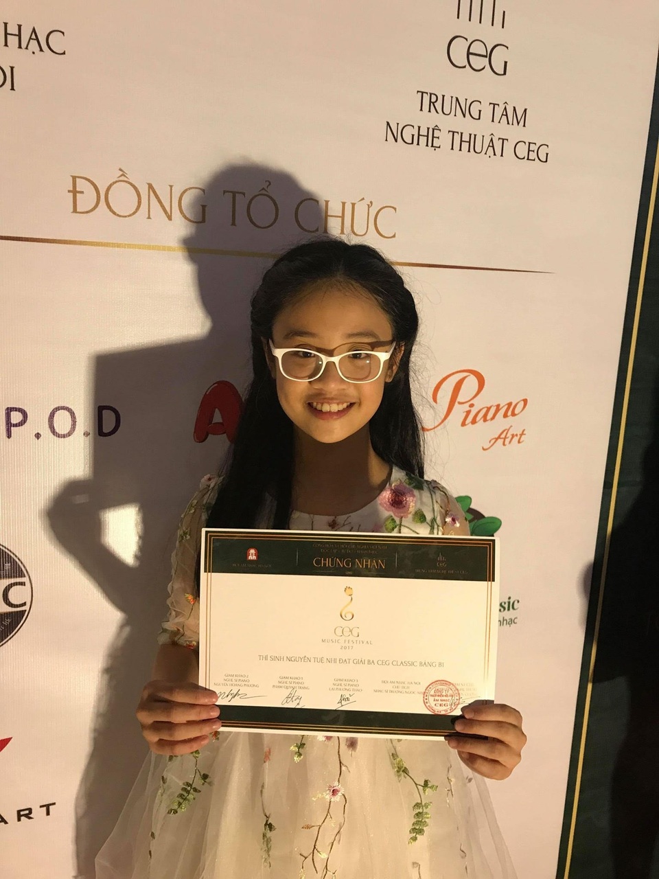 Nguyễn Tuệ Nhi - Cô bé dành tình yêu mãnh liệt với cây đàn Piano - 4 Nguyễn Tuệ Nhi - Cô bé dành tình yêu mãnh liệt với cây đàn Piano - 4