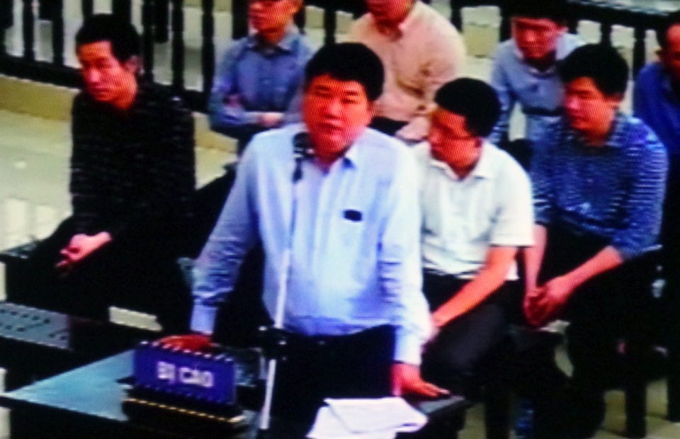 Ông Đinh La Thăng: “Tôi không tư lợi gì cả!” - 2 Cựu Chủ tịch PVN Đinh La Thăng trình bày tại tòa chiều 9/5. (Ảnh chụp màn hình)