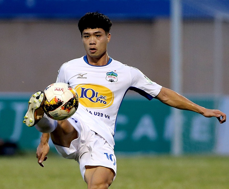 Công Phượng giúp HLV Park Hang Seo đỡ khó xử sau khi ghi bàn vào lưới FLC Thanh Hoá (ảnh: Gia Hưng)