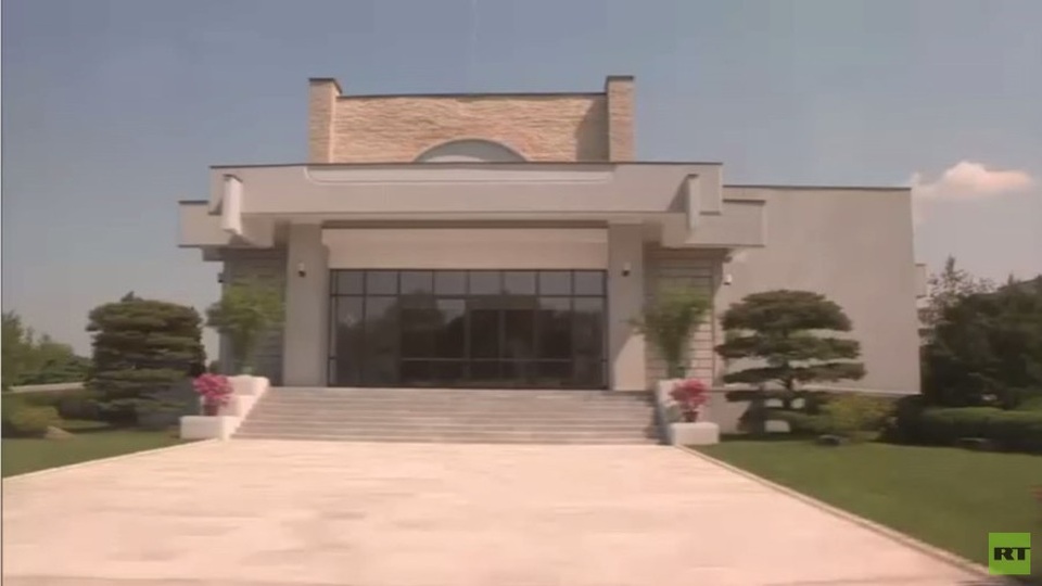 Biệt thự được cho là dinh thự riêng của ông Kim Jong-un ở Bình Nhưỡng. (Ảnh: RT) Biệt thự được cho là dinh thự riêng của ông Kim Jong-un ở Bình Nhưỡng. (Ảnh: RT)