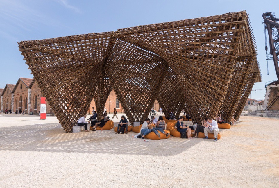 KTS. Võ Trọng Nghĩa cùng các cộng sự tham dự triển lãm kiến trúc Venice Architecture Biennale 2018 với công trình tre mang tênBamboo Stalactite (Nhũ tre).