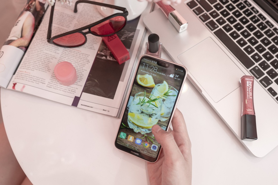 Huawei Nova 3e - chiếc smartphone tầm trung sáng giá - 2 Huawei Nova 3e - chiếc smartphone tầm trung sáng giá - 2