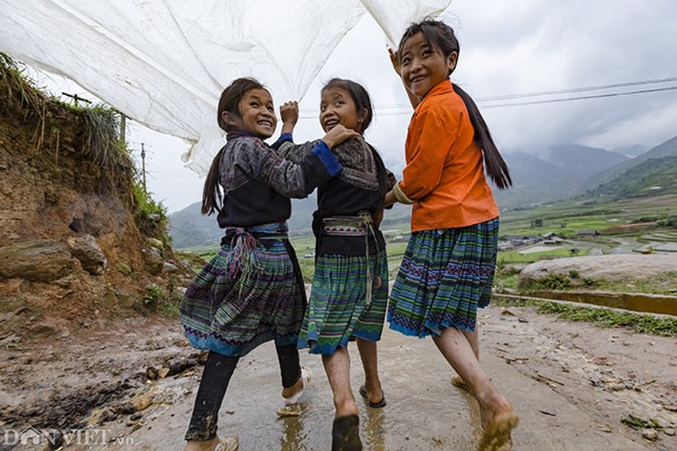 Ảnh đẹp trẻ em vùng cao: Hồn nhiên ánh mắt trong veo nụ cười - 5 Ảnh đẹp trẻ em vùng cao: Hồn nhiên ánh mắt trong veo nụ cười - 5