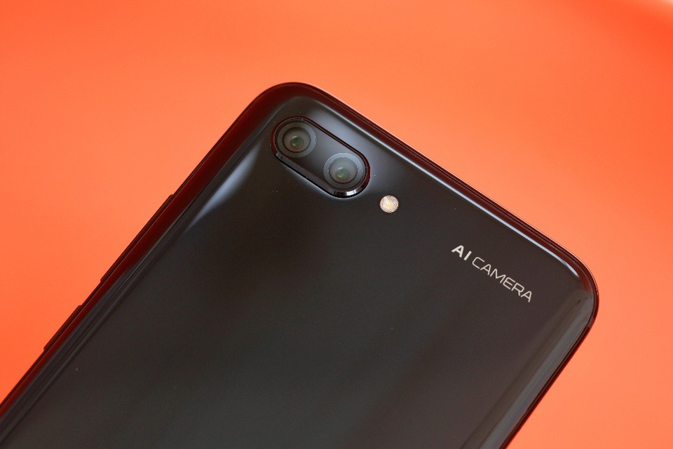 Mở hộp Honor 10 - model cao cấp nhất của Honor đến Việt Nam - 5