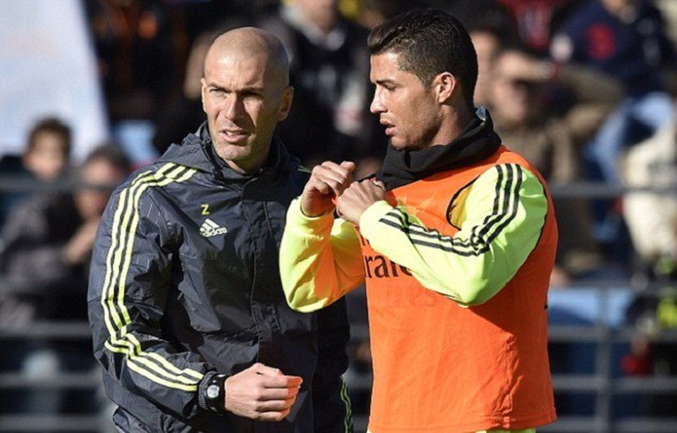 HLV Zidane bắt đầu làm việc với những ngôi sao lớn như C.Ronaldo ngay trong lần đầu tiên làm công việc huấn luyện