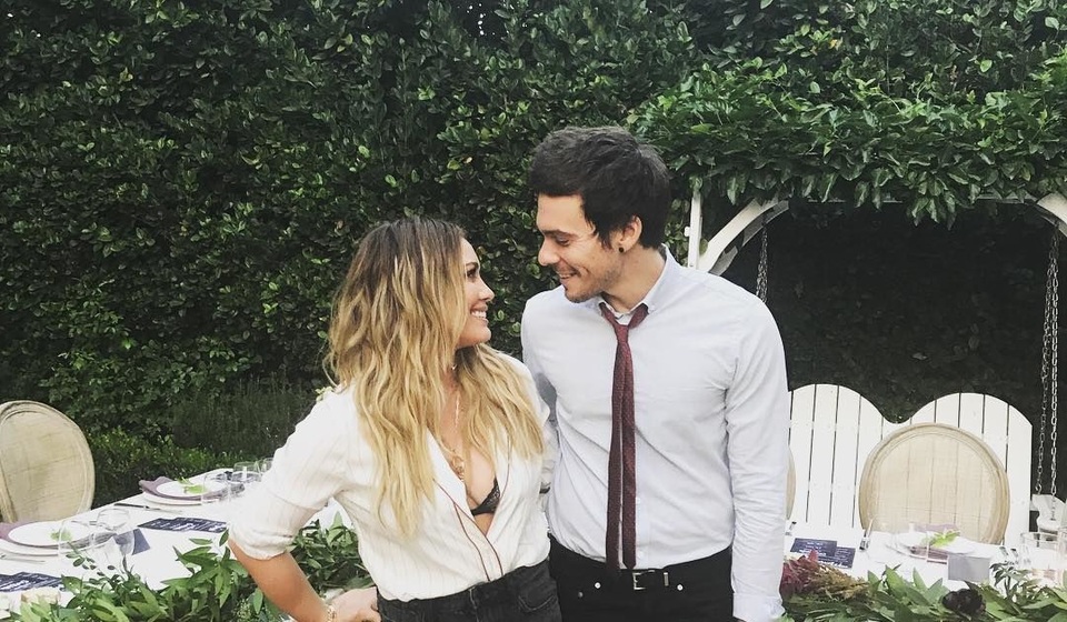Hilary Duff mang bầu lần 2 - 5
Hilary Duff thì từng trải qua 1 cuộc hôn nhân với chồng cũ - VĐV thể thao Mike Comrie