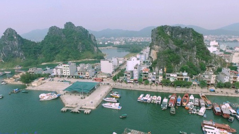 Lùi luật đặc khu để tiếp thu tối đa góp ý xác đáng - 1
UB Thường vụ Quốc hội yêu cầu chỉ đạo các bộ, ngành, địa phương có liên quan quản lý chặt chẽ việc sử dụng đất đai tại các địa bàn dự kiến thành lập đặc khu