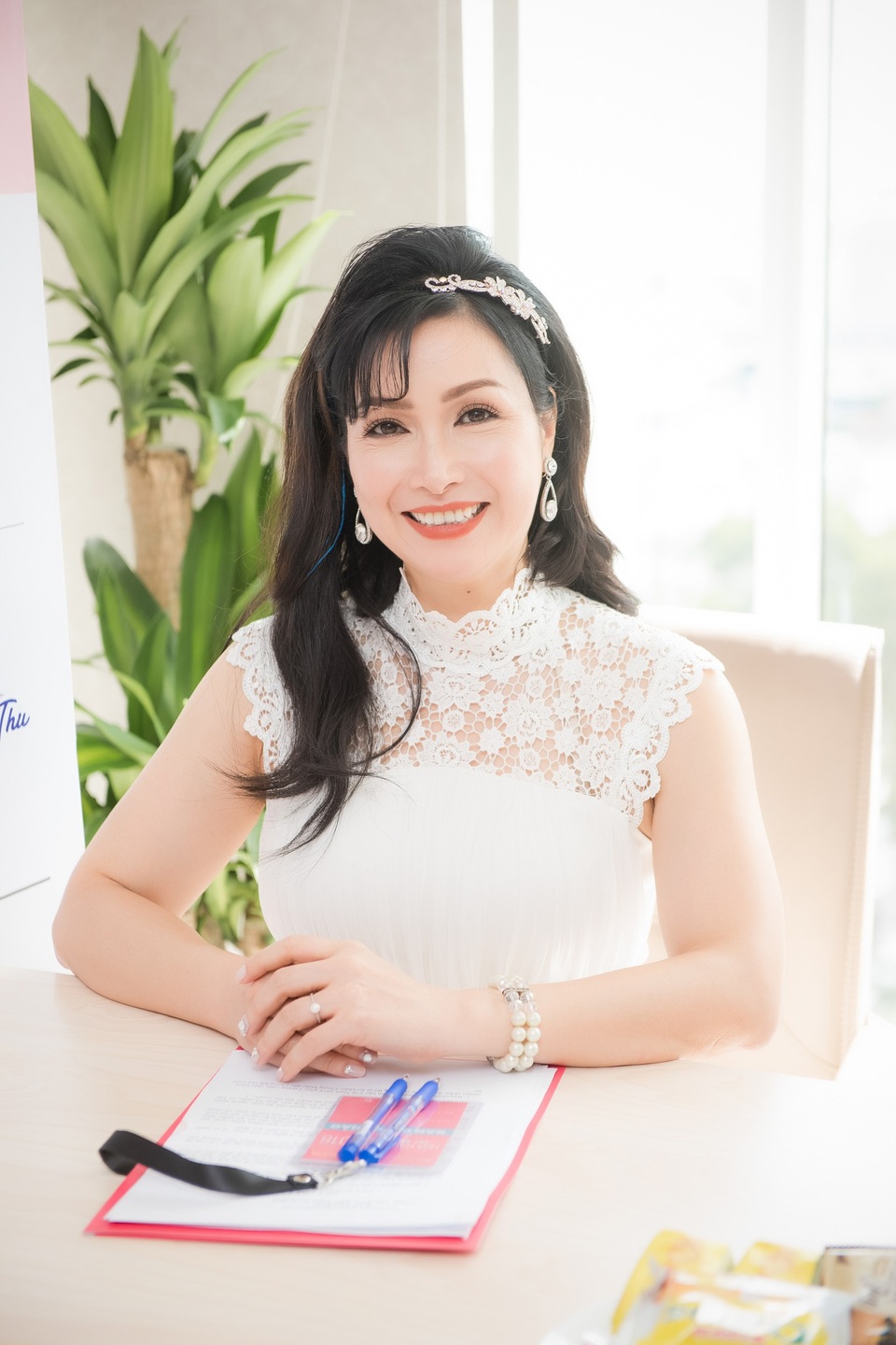 Nhan sắc rạng ngời của Hoa hậu Bùi Bích Phương, Hà Kiều Anh, Đỗ Mỹ Linh - 3 Hoa hậu Bùi Bích Phương.