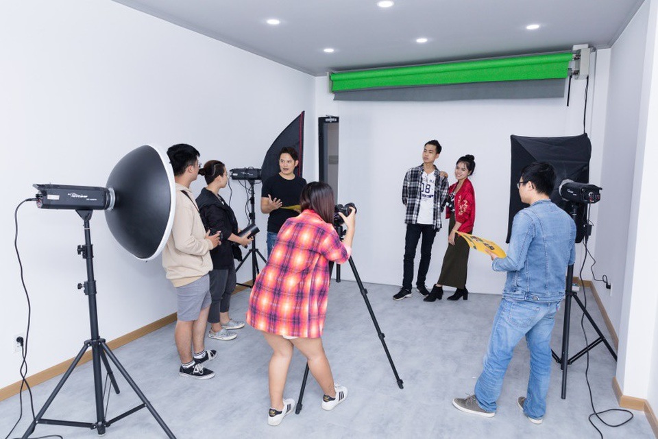 Arena Multimedia tuyển sinh khóa Thiết kế Đồ họa & Mỹ thuật Đa phương tiện 2018 - 1
Chương trình học chú trọng thực hành, truyền cảm hứng bởi các giảng viên giàu kinh nghiệm.