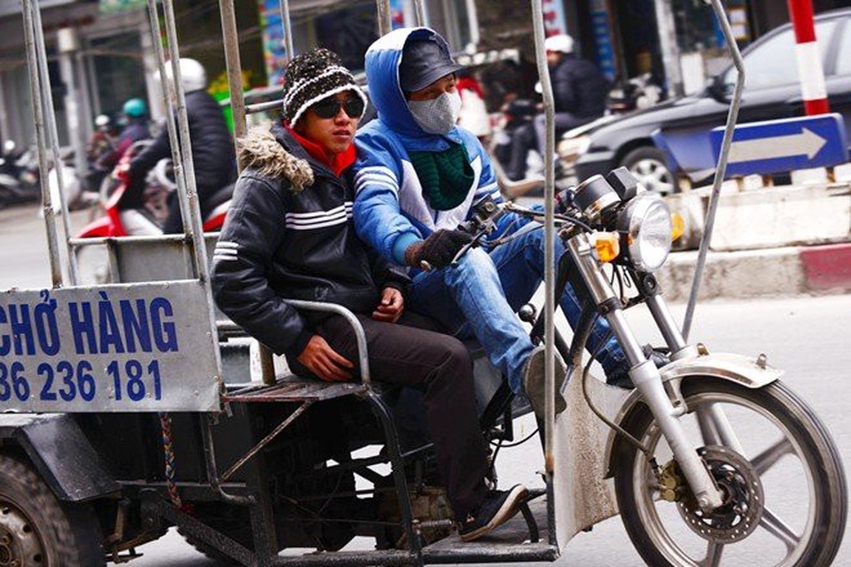 Hàng ngàn xe 3 bánh sẽ bị thu hồi, tiêu hủy - 3
Nhưng nhiều đối tượng vẫn ngênh ngang lái xe 3 bánh trên phố