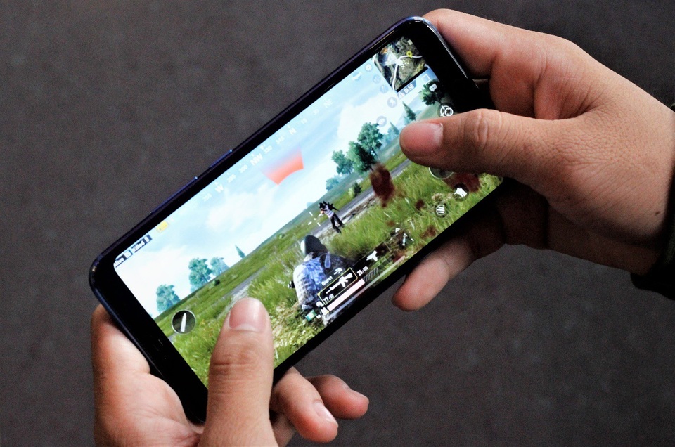 Đánh giá chi tiết pin Honor 10 qua một ngày sử dụng - 2