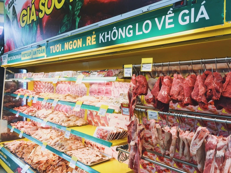 Bách hóa Xanh nhân rộng mô hình chợ thịt cá, tuyển dụng số lượng lớn - 2 Quầy hàng thịt tại Bách hóa Xanh luôn tươi, phong phú về chủng loại giúp khách hàng dễ dàng lựa chọn theo nhu cầu