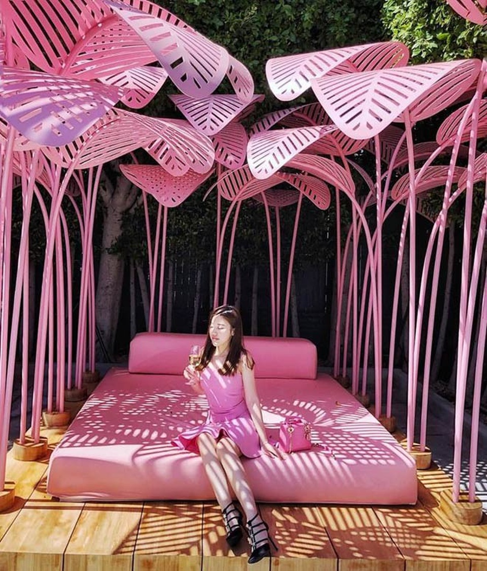 Kỳ nghỉ hè xa hoa ngút trời của tiểu thư nhà giàu Việt Nam - 3
Trinh Hoàng tận hưởng khoảng thời gian nghỉ dưỡng xa hoa tại thủ đô hoa lệ