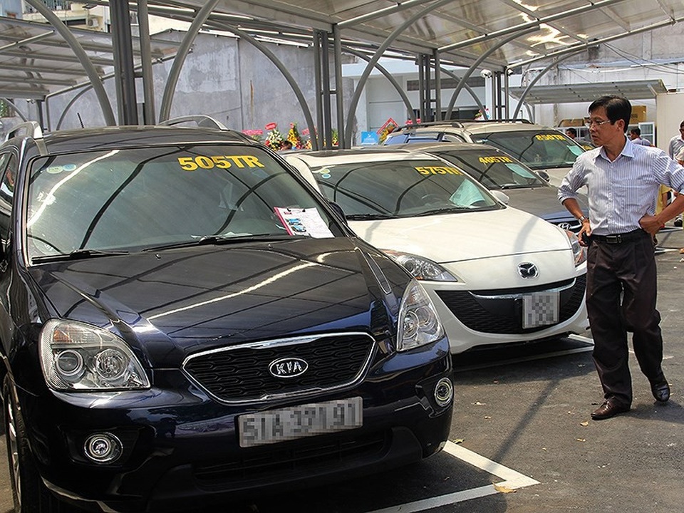 Cả ô tô mới lẫn cũ đều "cháy hàng" - 1