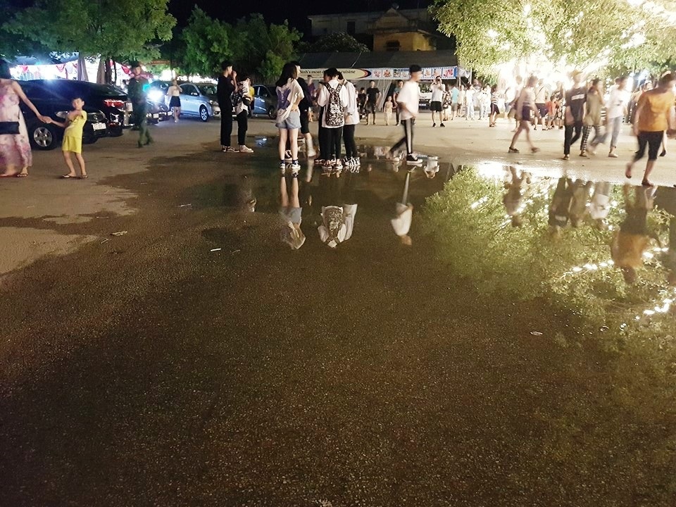 Du khách thất vọng tràn trề phố đi bộ ở Tam Cốc - 16 Du khách thất vọng tràn trề phố đi bộ ở Tam Cốc - 16