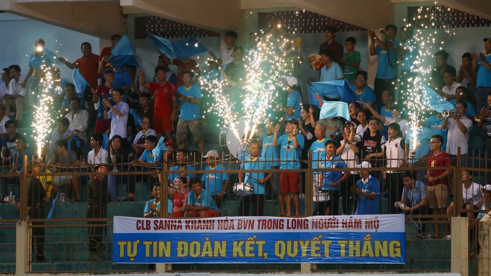 Khánh Hoà đánh bại Cần Thơ để vươn lên đứng thứ ba V-League - 5 ... và của khán giả phố biển