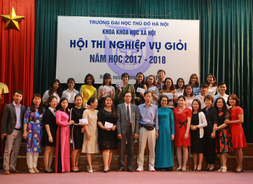 Thông tin tuyển sinh ngành Sư phạm Lịch sử và Sư phạm Ngữ văn - 2 Thông tin tuyển sinh ngành Sư phạm Lịch sử và Sư phạm Ngữ văn - 2