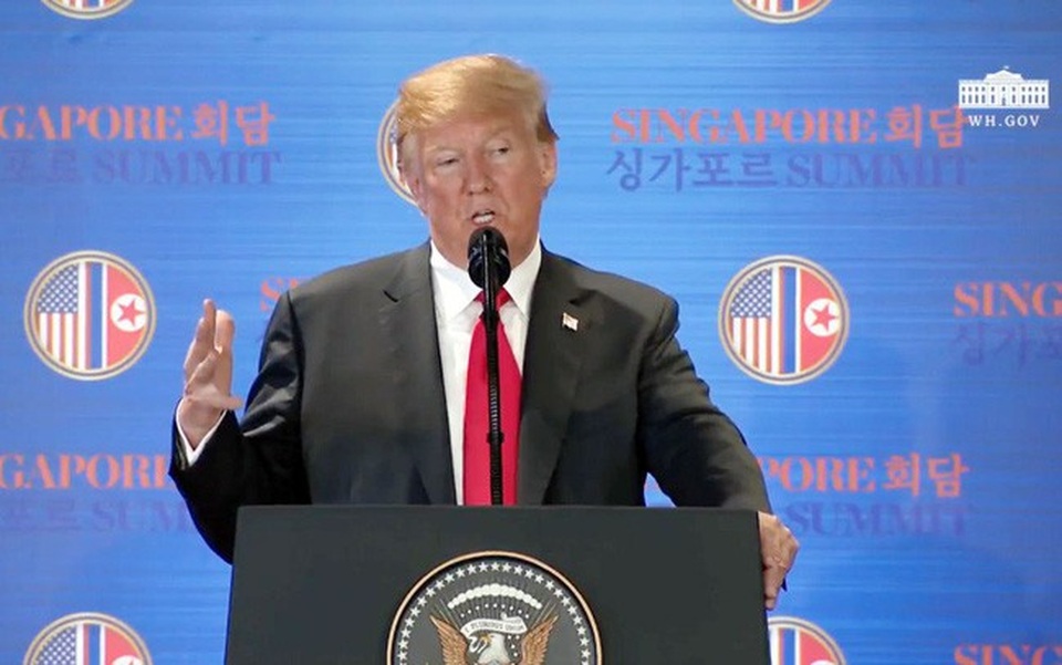 Thông tin có thể không bao giờ được tiết lộ từ cuộc gặp Trump-Kim - 2
Tổng thống Trump bác bỏ ý kiến cho rằng ông đã cho nhiều hơn nhận trong cuộc gặp với ông Kim Jong-un. (Ảnh: Nhà Trắng)