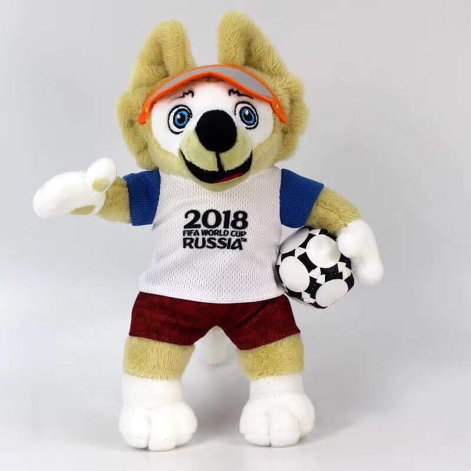 Thú bông linh vật World Cup 2018 giá rẻ bằng 1/3 tại Nga, thường xuyên “cháy hàng” - 2 Cận cảnh chú sói bông Zabivaka.