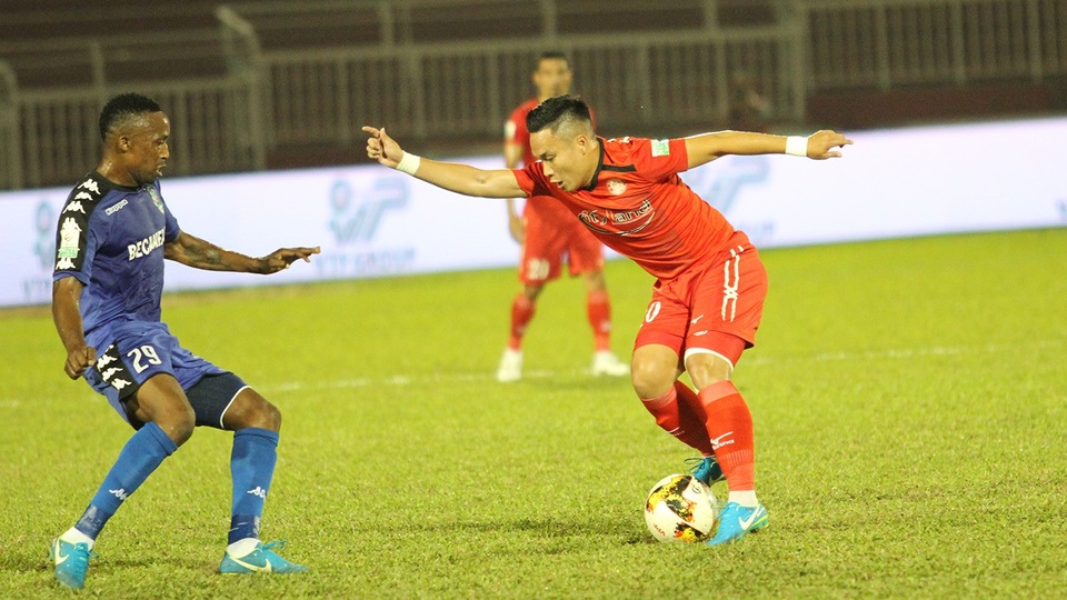 Phi Sơn ghi bàn, đội bóng của HLV Miura chia điểm với B.Bình Dương - 6 Phi Sơn là người ghi bàn cho CLB TPHCM