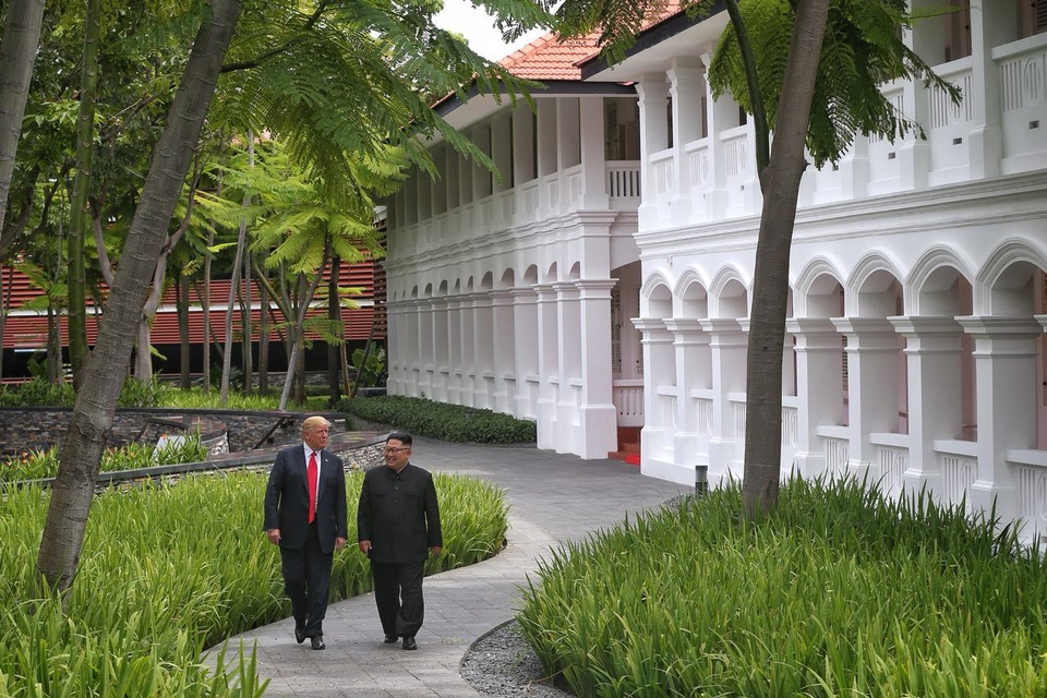 Lãnh đạo Mỹ - Triều ăn trưa, tản bộ và ký kết thỏa thuận "rất quan trọng" - 9
(Ảnh: Straitstimes)