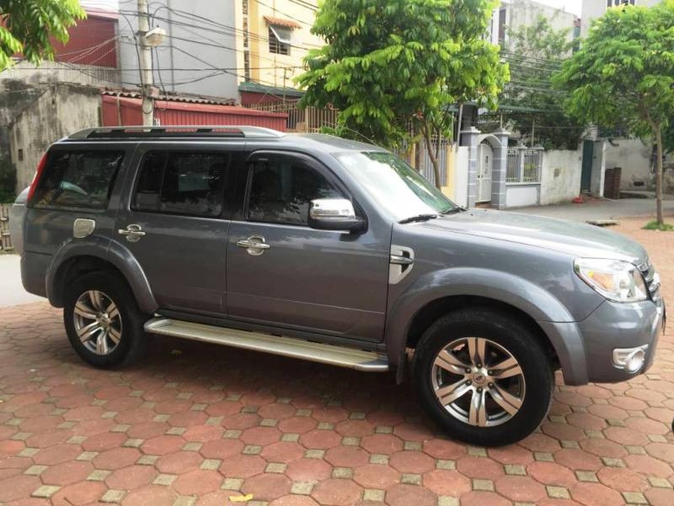 Những chiếc SUV 7 chỗ cũ có giá trên dưới 500 triệu đồng - 3 Ford Everest, chiếc xe SUV nồi đồng cối đá