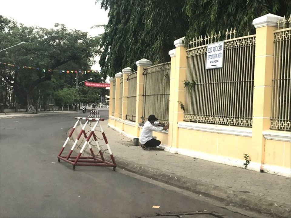 Bình Thuận bình yên trở lại - 3 Hàng rào được gắn lại sau sự cố vừa qua.