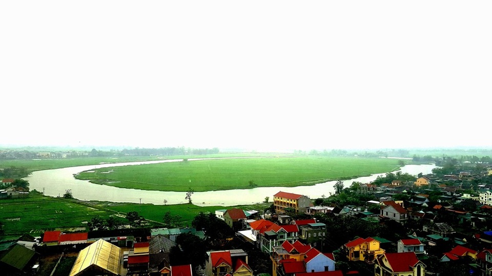 Nghệ An: Thu hút hơn 3,5 triệu lượt khách du lịch trong 6 tháng đầu năm - 3 Vùng đất Diễn Châu - nơi có bãi biển Diễn Thành, Khu du lịch sinh thái Mường Thanh Safari Diễn Lâm hút khách du lịch thời gian gần đây.