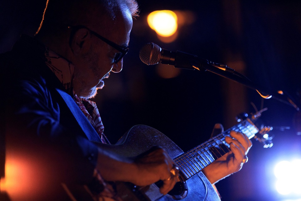 Huyền thoại guitar Henry Padovani biểu diễn tại Hà Nội - 1 Huyền thoại guitar Henry Padovani biểu diễn tại Hà Nội - 1