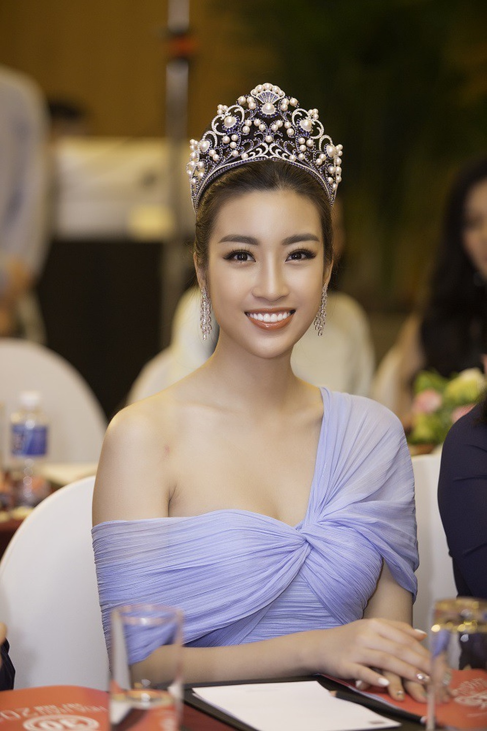 Hoa hậu Việt Nam 2018: Tổ chức phần thi bikini không có gì là bất thường - 4
Hoa hậu Hà Kiều Anh và Hoa hậu Đỗ Mỹ Linh.