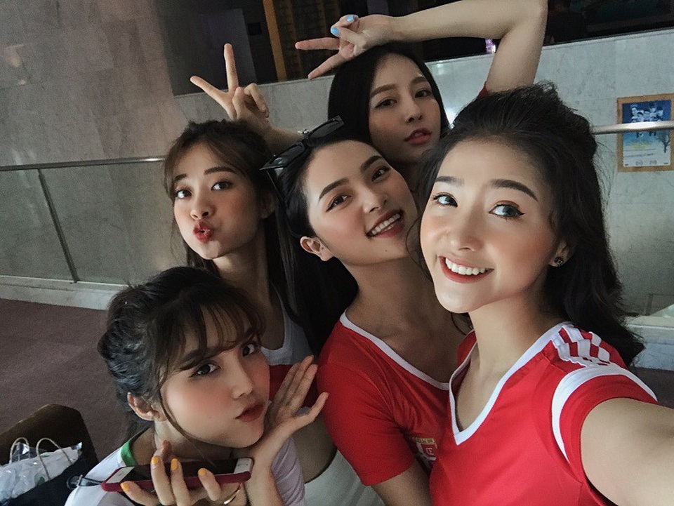 Dàn hot girl Việt nóng bỏng cổ vũ VCK World Cup 2018 - 3 Dàn hot girl Việt nóng bỏng cổ vũ VCK World Cup 2018 - 3