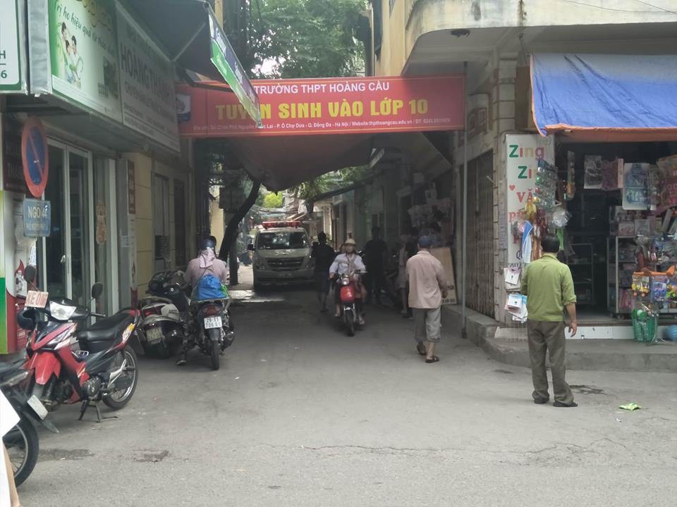 Người đàn ông tử vong trong ngôi nhà 3 tầng khi người thân đi vắng - 1 Con ngõ dẫn vào ngôi nhà 3 tầng, nơi xảy ra sự việc.