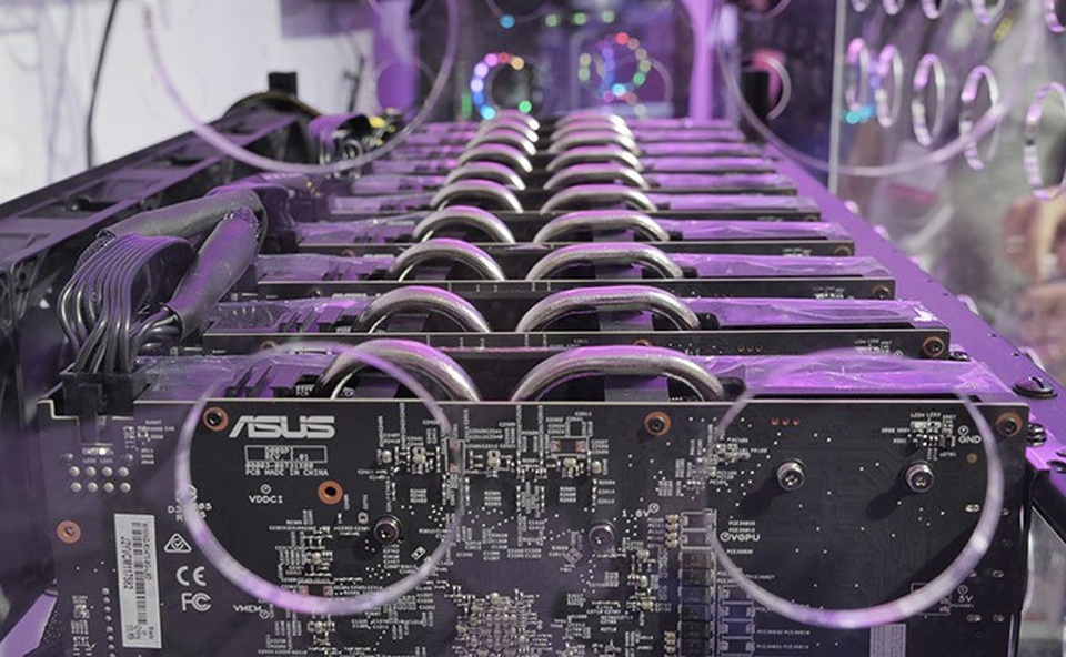 Asus ra mắt bo mạch chủ dành riêng cho dân đào Bitcoin - 1 Bo mạch chủ mới của Asus sẽ hỗ trợ lên tới 20 card đồ họa cùng hoạt động một lúc.