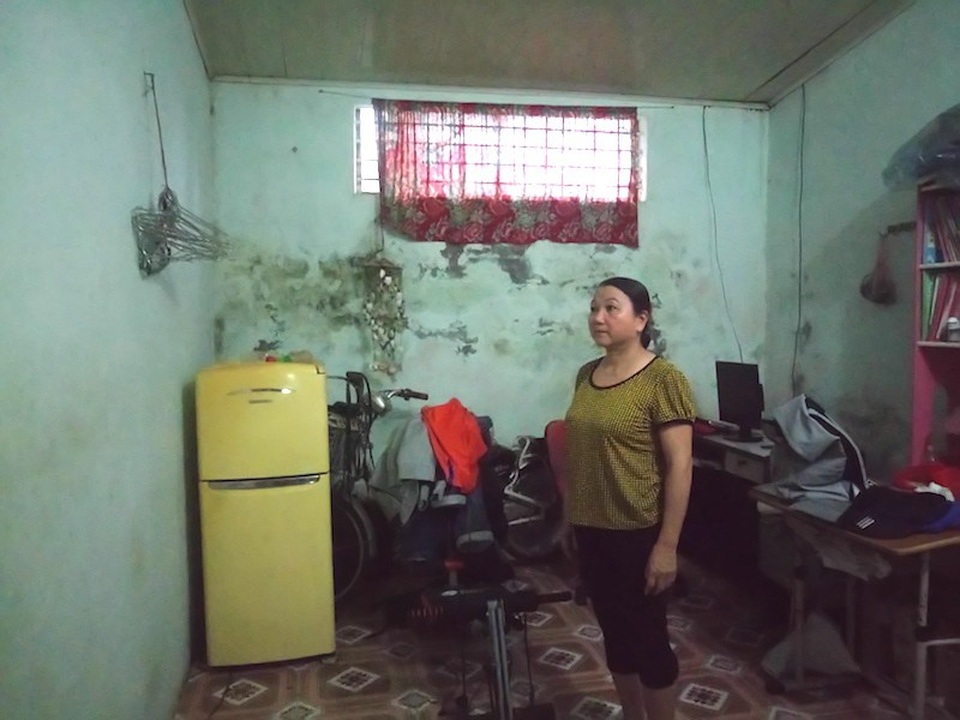 Sau khi nghỉ hưu, cô giáo có nguy cơ phải sống “màn trời chiếu đất” - 2
Bà Phương mong muốn được Trường CĐSP tỉnh Hòa Bình và các cơ quan chức năng cho chuyển đổi mục đích sử dụng ngôi nhà.