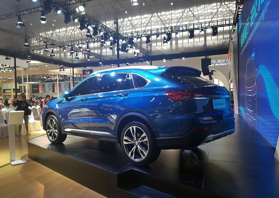Diện kiến mẫu SUV Trung Quốc nhái Lamborghini Urus - 6 Diện kiến mẫu SUV Trung Quốc nhái Lamborghini Urus - 6