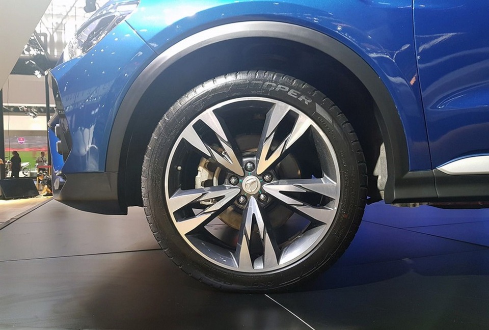Diện kiến mẫu SUV Trung Quốc nhái Lamborghini Urus - 5 Diện kiến mẫu SUV Trung Quốc nhái Lamborghini Urus - 5