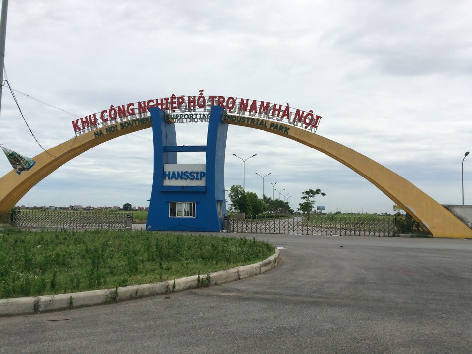 Lãnh đạo Bộ GTVT “vênh nhau”, khu công nghiệp “chới với” - 1 Khu công nghiệp hỗ trợ Nam Hà Nội có quy mô quy hoạch phát triển khoảng 640 ha và định hướng lên 2.000 ha, nằm trên địa bàn xã Đại Xuyên, huyện Phú Xuyên, Hà Nội.