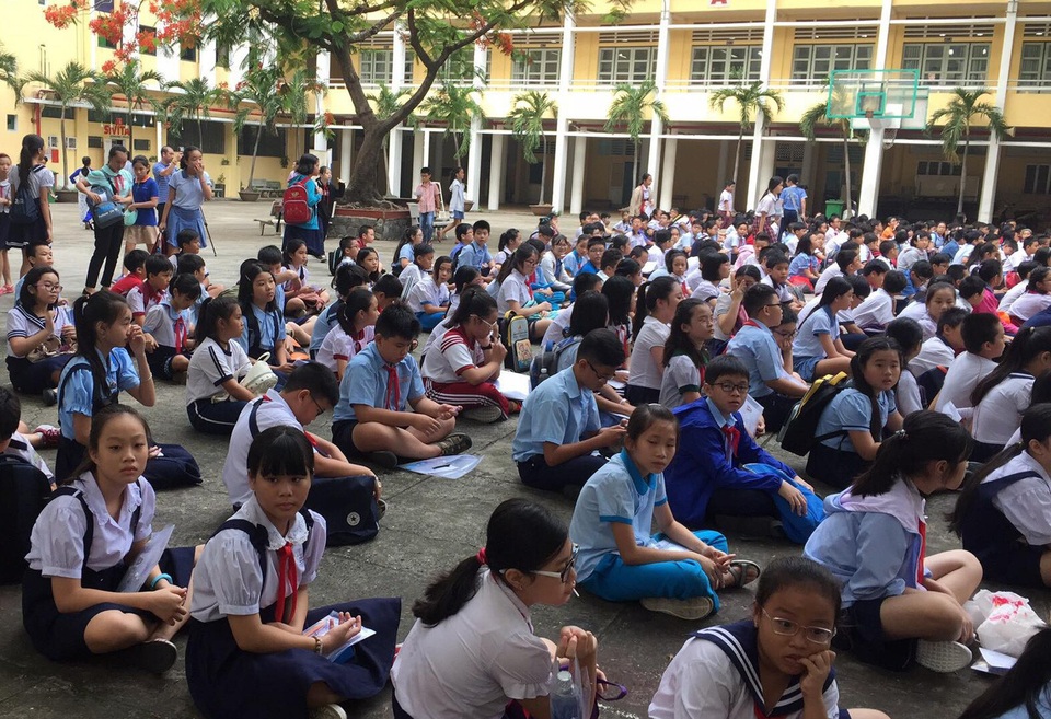 Hàng ngàn học sinh giỏi tranh suất vào lớp 6 trường Trần Đại Nghĩa - 2 Hàng ngàn học sinh giỏi tranh suất vào lớp 6 trường Trần Đại Nghĩa - 2
