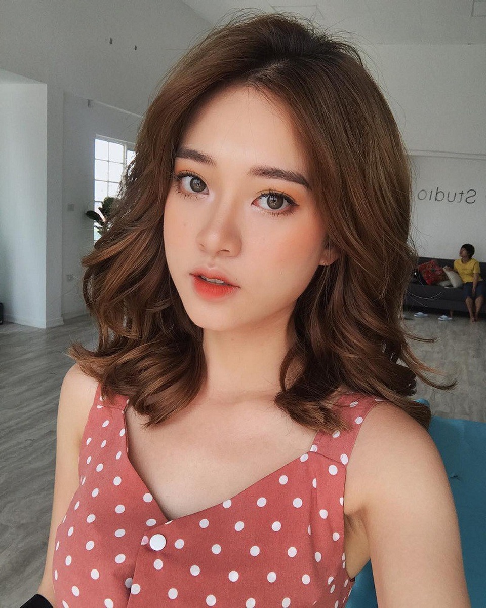 “Hot girl mắng khách” gây xôn xao khi bình luận World Cup - 8 Trương Hoàng Mai Anh hiện đang là người mẫu ảnh, diễn viên, nhà thiết kế thời trang tại TP. HCM và Hà Nội.